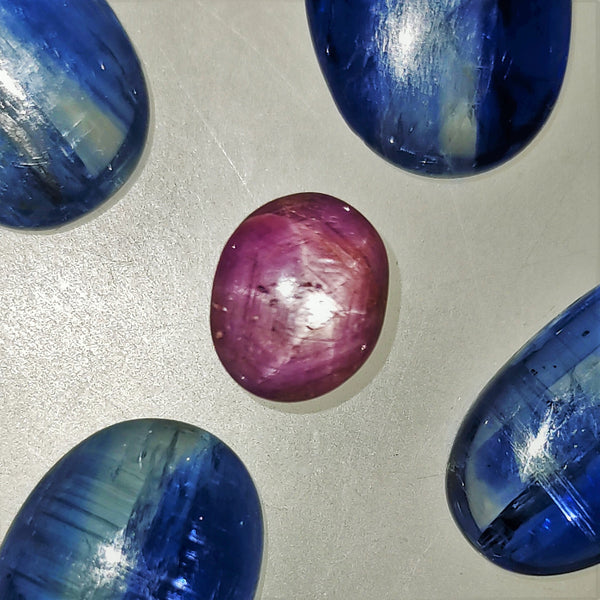 Star Ruby 8.5x7mm Oval Cabochon